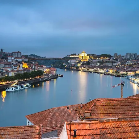 Bright And Spacious In Apartment Porto