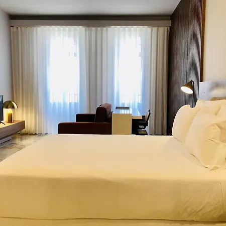 Bright And Spacious In Apartment