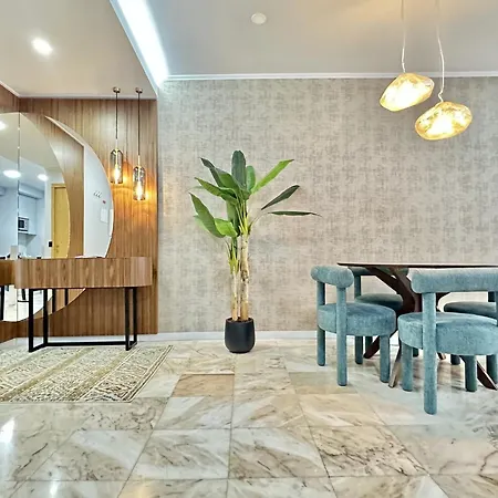 Bright And Spacious In Porto