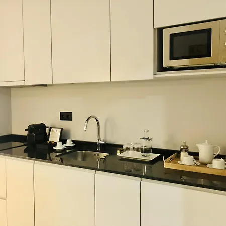 Bright And Spacious In Apartment Porto