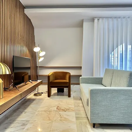 Bright And Spacious In Apartment