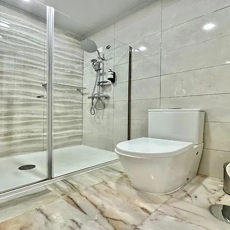 Apartment Bright And Spacious In
