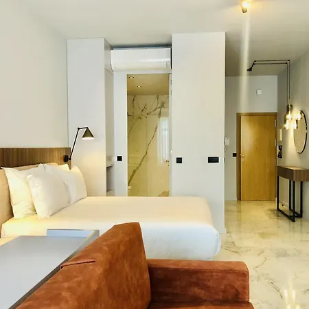 Bright And Spacious In Apartment