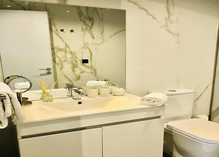 Bright And Spacious In פורטו